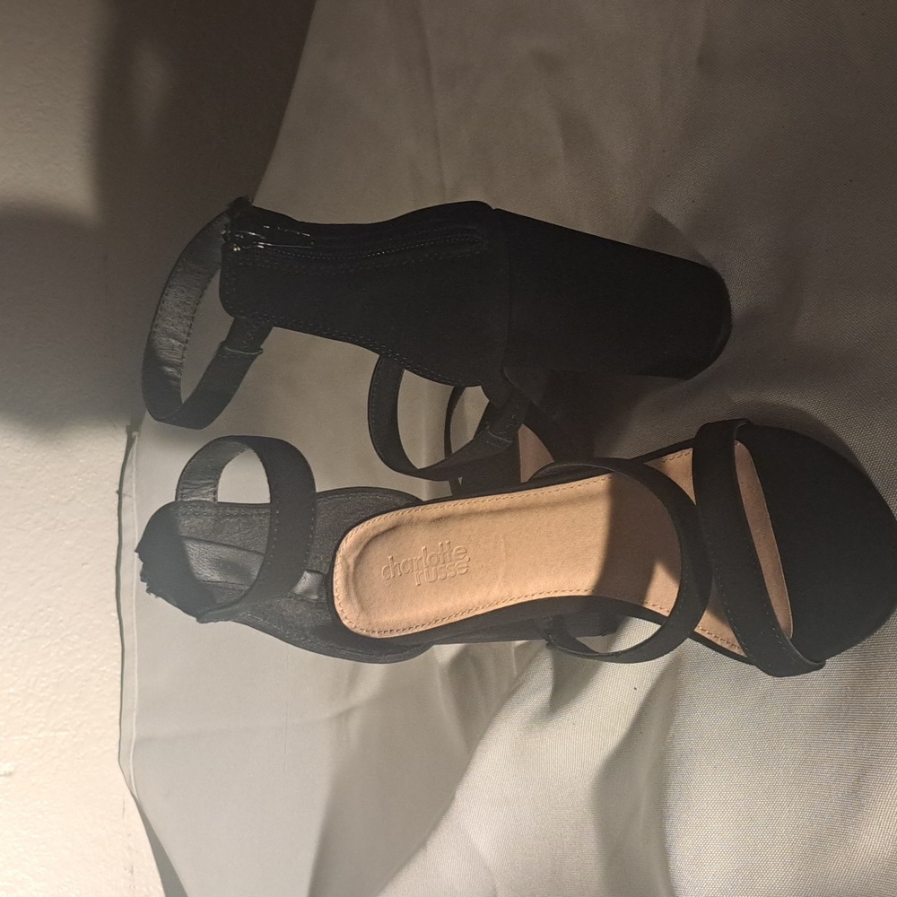 Shoes - Picture 4 of 6